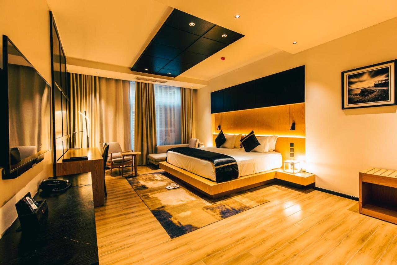 Blackwood Boutique Hotel And Apartments ダル・エス・サラーム エクステリア 写真