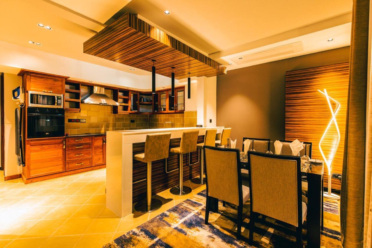 Blackwood Boutique Hotel And Apartments ダル・エス・サラーム エクステリア 写真